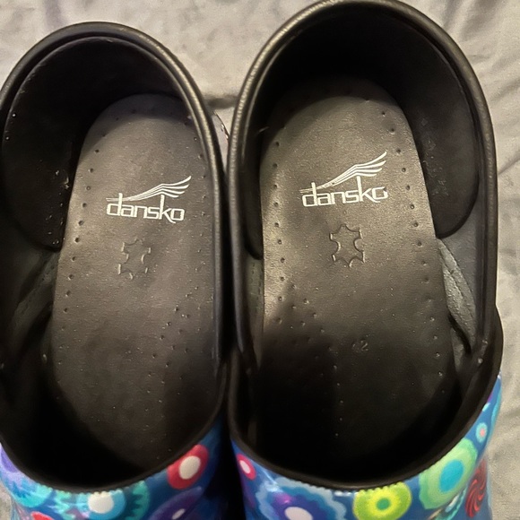 DANSKO CLOGS Like NEW! Only wore once! NO RETURNS! ALL SALES FINAL! - Picture 5 of 6